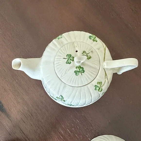 Belleek White Porcelain Miniature Tea Set with Green Shamrock Detail - Picture 4 of 8